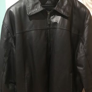 SALE🎉Host Pick 🎉Men’s black leather jacket